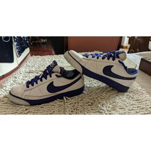 Nike lace-up womens Swoosh logo sneakers      SZ   7.5